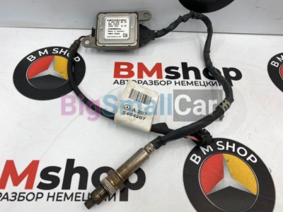 Лямбда-зонд левый Mercedes C350 2012 W204 276.957 A0009056900 - купить Горном Ерике