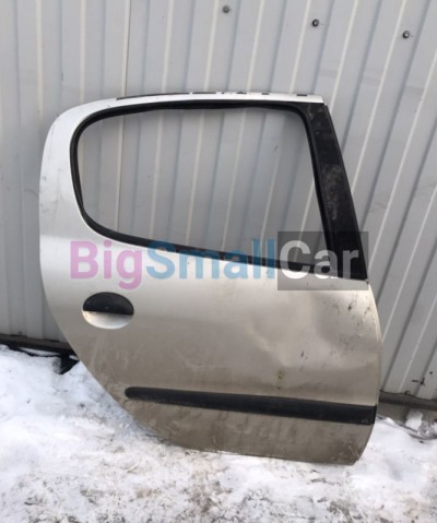 Задняя правая дверь Peugeot 206 1.4 - купить Горном Ерике